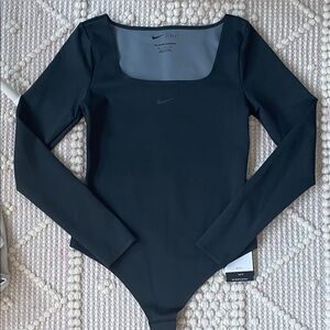 Brand new! Nike Form Stealth Evaporation Women's Long Sleeve Bodysuit Size S